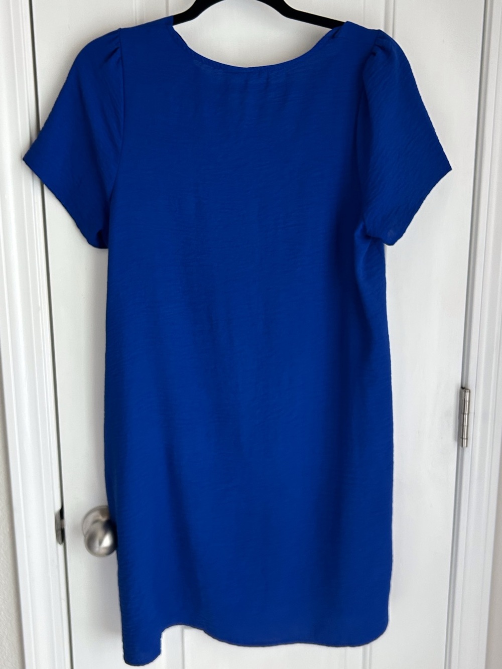 💙 Simple and Classic 💙 - Picture 2 of 4